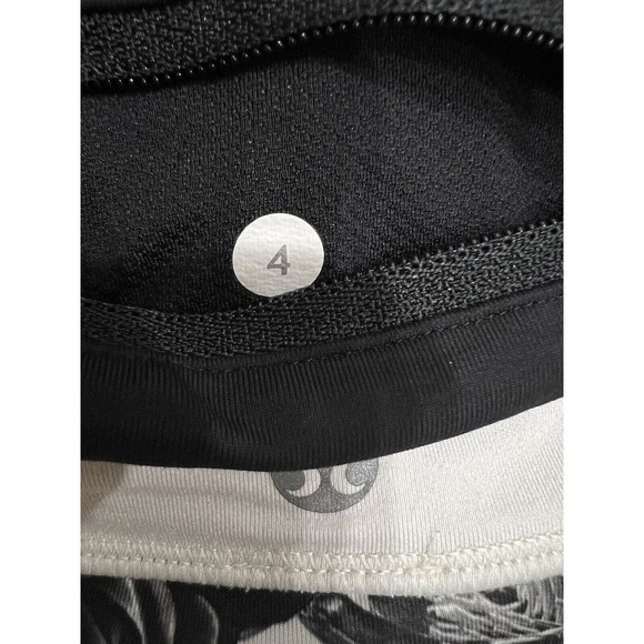 Lululemon Up the Pace Flowabunga Black White Sunflower‎ Floral Crop Legging S 4 - Picture 5 of 5